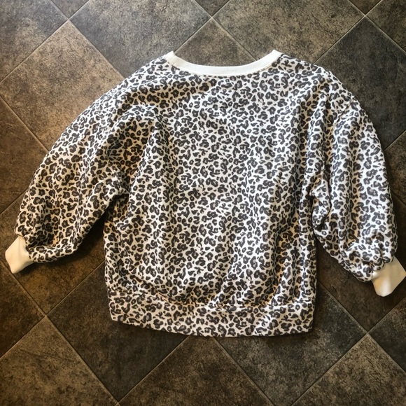 Abercrombie Puffed Sleeve Cropped Sweatshirt NWOT - Picture 11 of 13